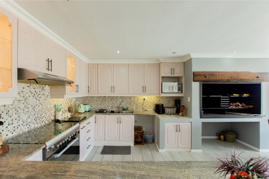 7 Bedroom Property for Sale in Myburgh Park Western Cape